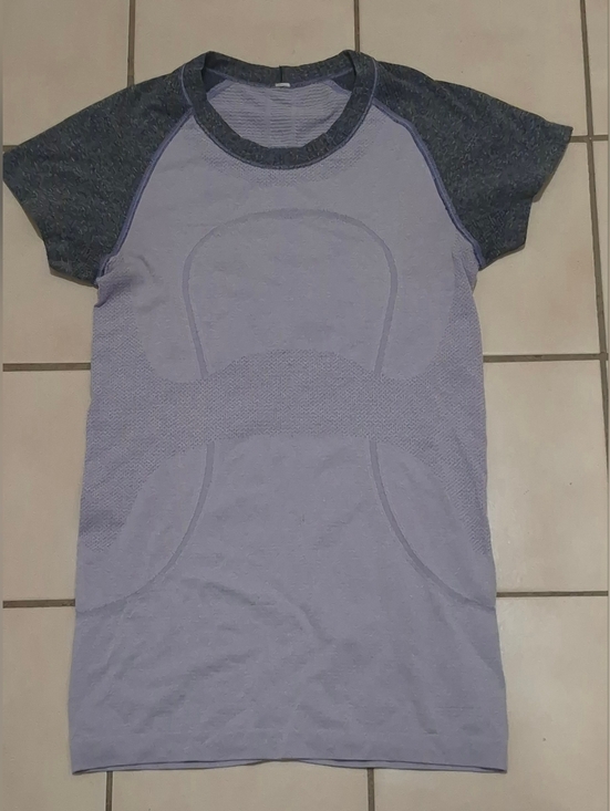 lululemon athletica Tops - Lululemon Seamless Silverescent Short Sleeve Run Top Purple Grey Size 4